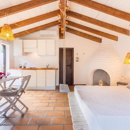 Deppy Cottage Porto Columbu - Perd'E Sali Bagian luar foto