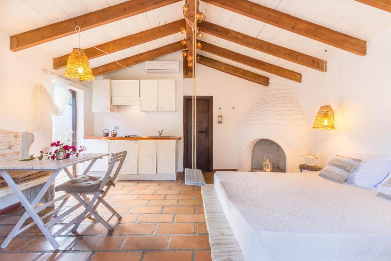 Deppy Cottage Porto Columbu - Perd'E Sali Bagian luar foto